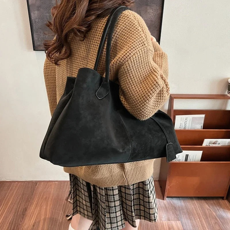 Kyadeeih | Elegant Tote Bag